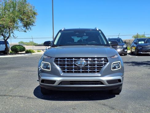 Certified 2023 Hyundai Venue Limited w/ Cargo Package FWD image 2