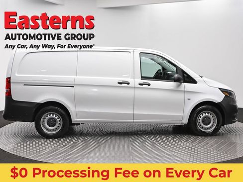 Used 2022 Mercedes-Benz Metris image 4