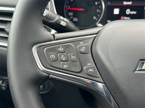 Used 2024 Chevrolet Equinox Premier image 8