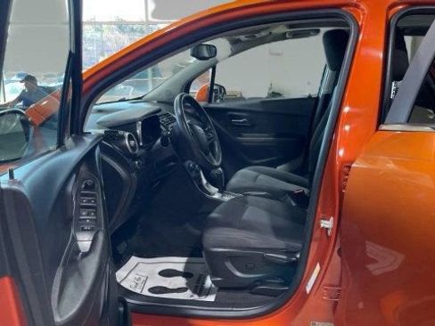 Used 2015 Chevrolet Trax LT w/ LT Sun and Sound Package image 10