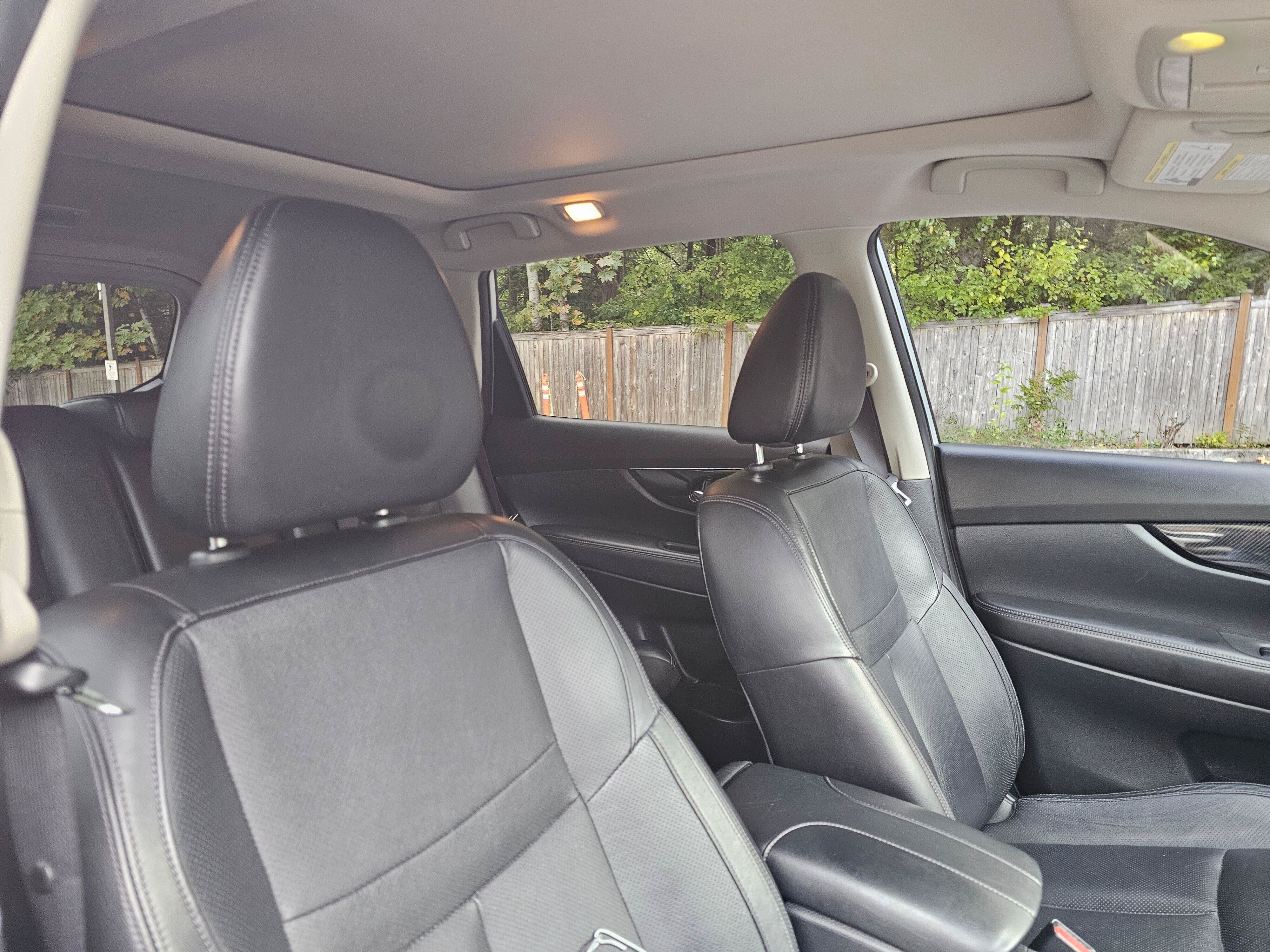 Used 2018 Nissan Rogue SL w/ Premium Package AWD/4WD image 11