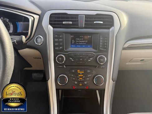 Used 2018 Ford Fusion SE w/ Equipment Group 602A image 18