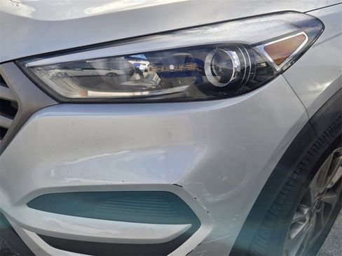 Used 2016 Hyundai Tucson SE image 11