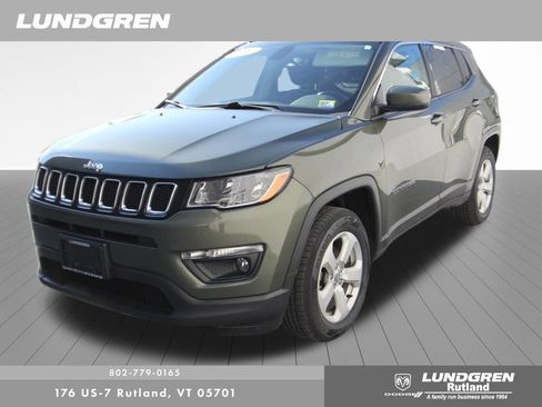 Used 2020 Jeep Compass Latitude w/ Cold Weather Group AWD/4WD image 2