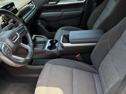 Used 2025 GMC Terrain Elevation AWD/4WD image 4