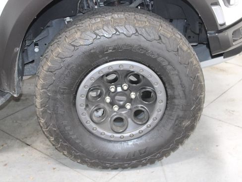 Used 2025 Ford F150 Raptor AWD/4WD image 13