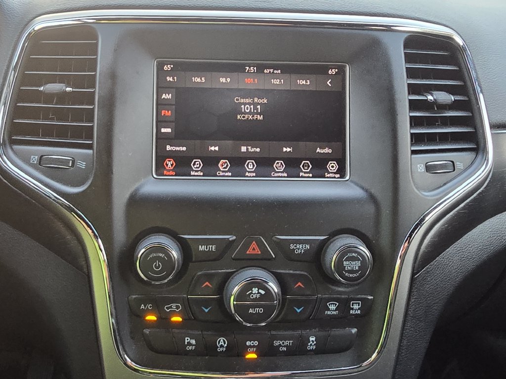 Used 2018 Jeep Grand Cherokee Laredo AWD/4WD image 30