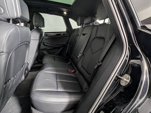 Certified 2025 Porsche Macan image 23