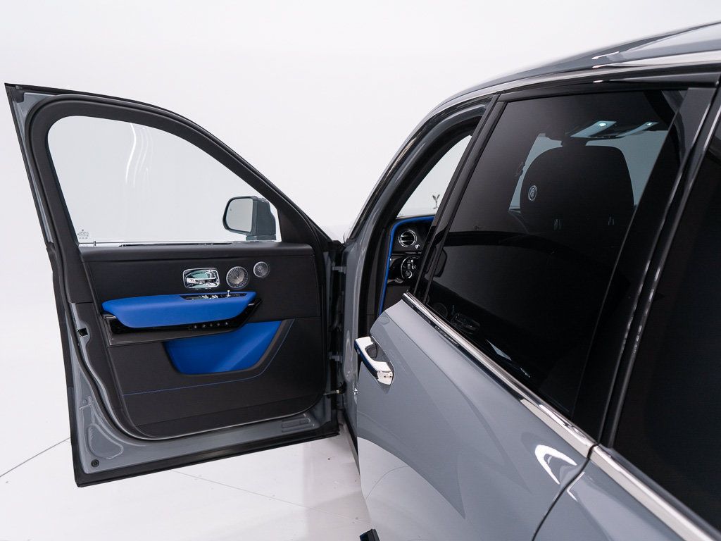 Certified 2022 Rolls-Royce Cullinan w/ Technology Package AWD/4WD image 11