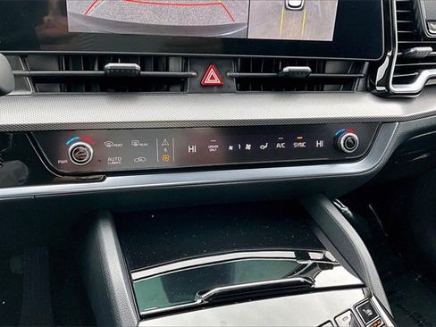 Used 2025 Kia Sportage SX Prestige image 15