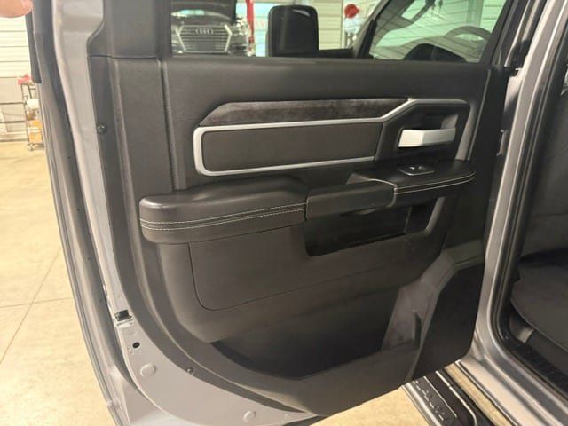 Used 2024 RAM 2500 Big Horn w/ Night Edition AWD/4WD image 37