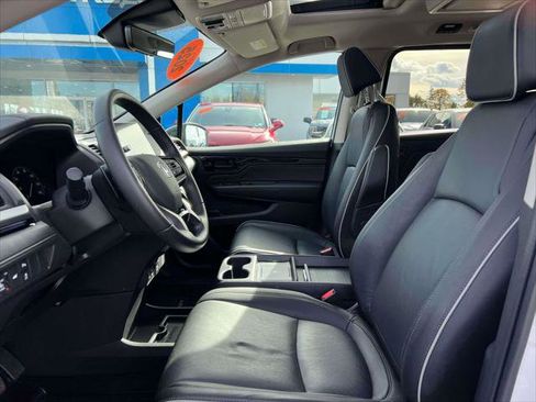 Used 2025 Honda Odyssey Touring image 12