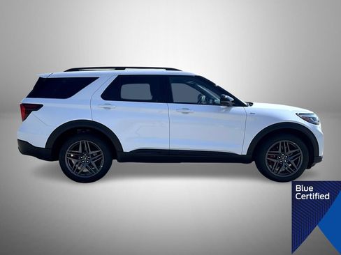 Used 2025 Ford Explorer ST-Line w/ ST-Line Street Pack AWD/4WD image 4