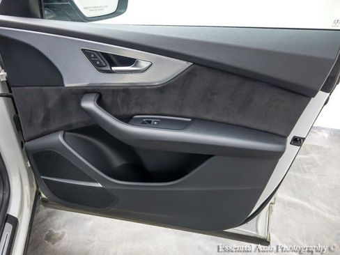 Used 2020 Audi SQ8 Premium Plus w/ Driver Assistance Package image 32