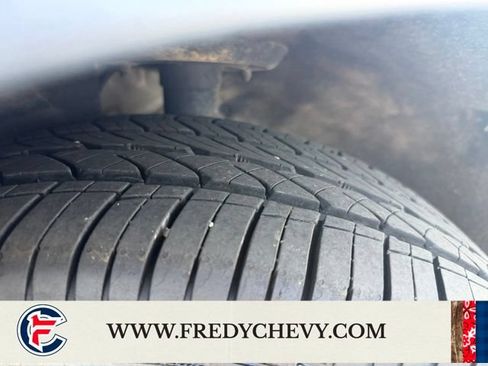 Used 2020 Chrysler Pacifica Touring-L FWD image 32