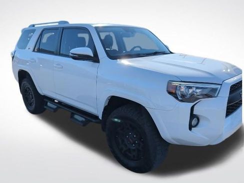 Used 2017 Toyota 4Runner SR5 Premium image 9