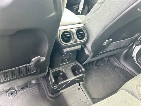 Used 2024 Jeep Wrangler Rubicon w/ Convenience Group image 17