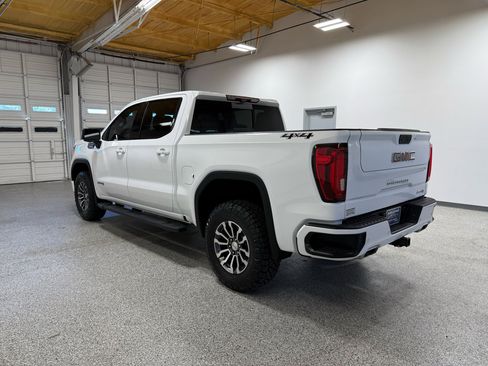 Used 2020 GMC Sierra 1500 AT4 w/ AT4 Premium Package image 2