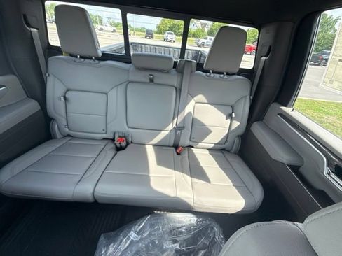 New 2026 Chevrolet Silverado 3500 LTZ w/ LTZ Premium Package AWD/4WD image 30