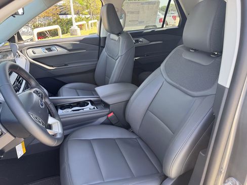 New 2026 Ford Explorer Active image 21