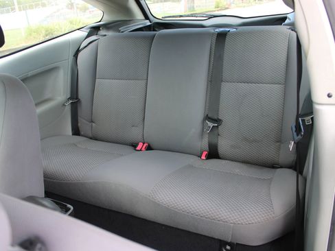 Used 2006 Ford Focus S FWD image 12