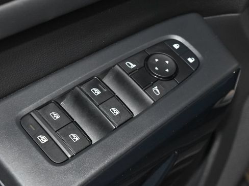 Certified 2025 Nissan Pathfinder SV AWD/4WD image 5