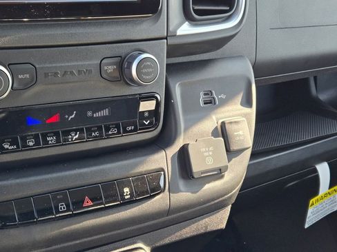 New 2025 RAM ProMaster 1500 w/ Quick Order Package 22G SLT image 17