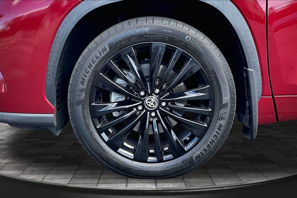 Used 2020 Toyota Highlander Platinum FWD image 32