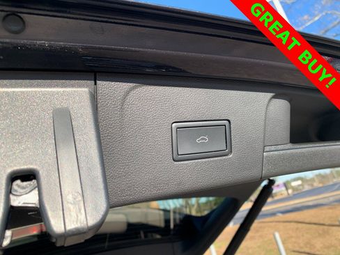 Used 2024 Volkswagen Atlas SEL Premium R-Line image 8