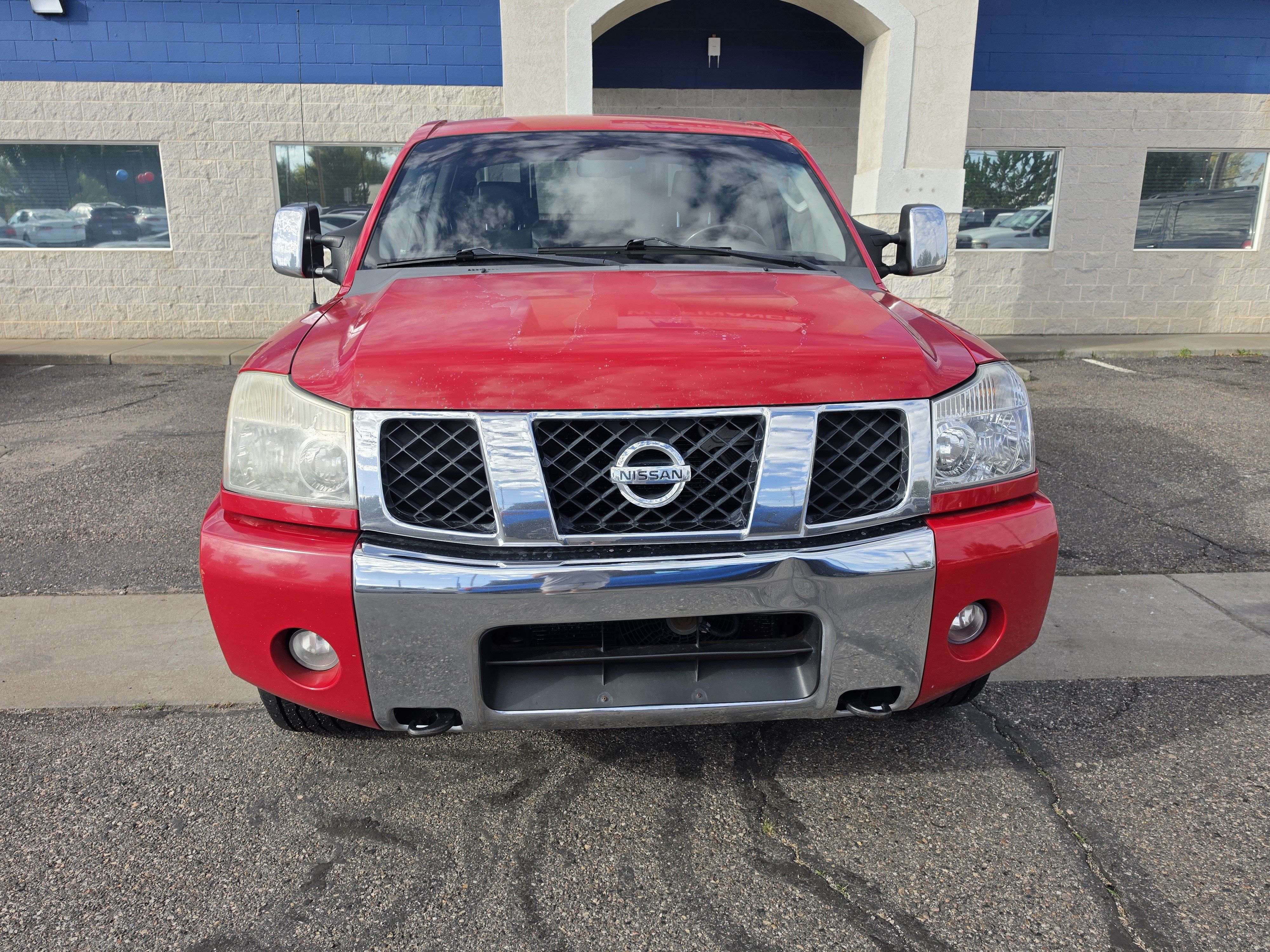 Used 2007 Nissan Titan LE w/ Tow Pkg AWD/4WD image 2