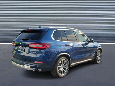 Used 2021 BMW X5 xDrive40i w/ Premium Package image 3