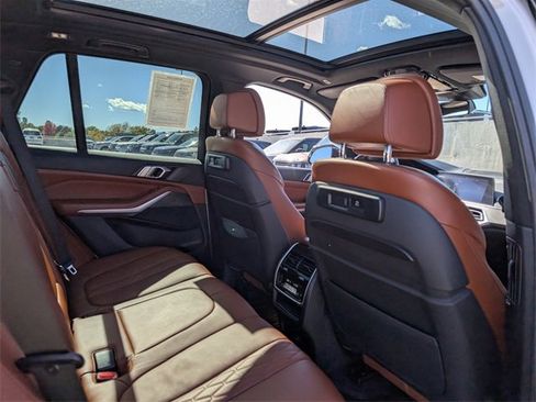 Used 2019 BMW X5 xDrive40i w/ M Sport Package image 18