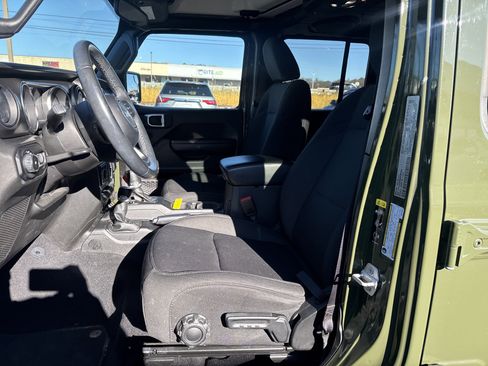 Used 2021 Jeep Wrangler Unlimited Sport image 12