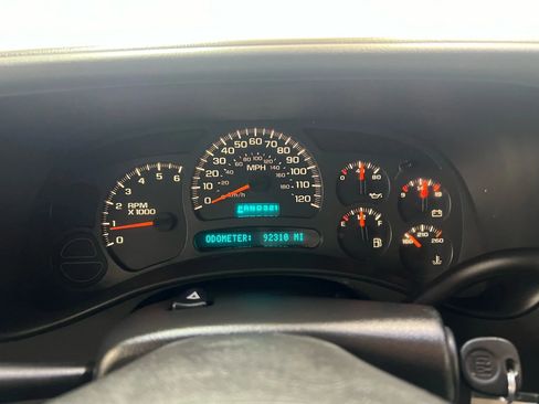 Used 2003 Chevrolet Avalanche 4x4 w/ Suspension Package, Off-Road image 16