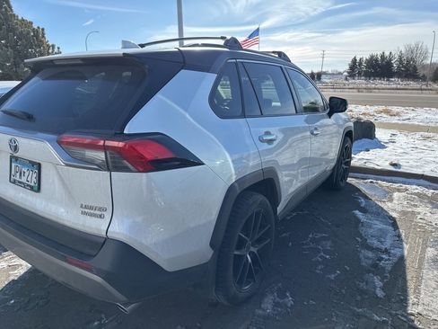 Used 2022 Toyota RAV4 Limited image 2