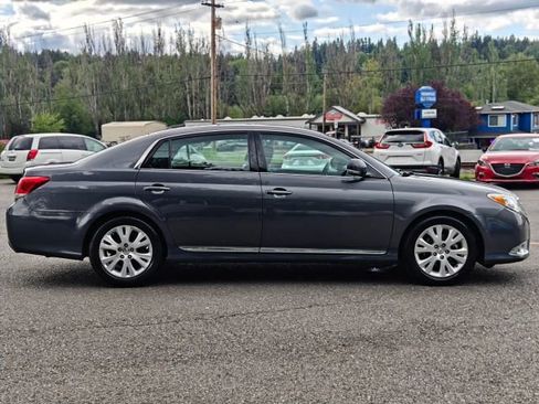 Used 2012 Toyota Avalon FWD image 10