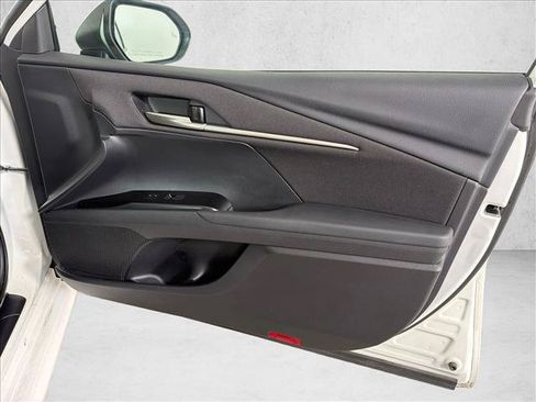 Used 2025 Toyota Camry LE FWD image 14