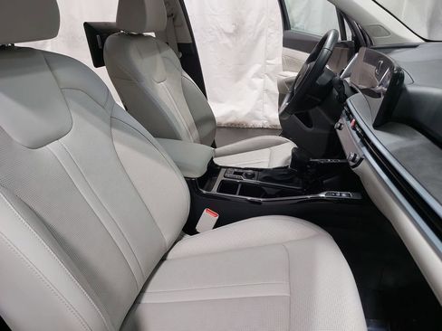 Used 2025 Kia Sorento SX image 10