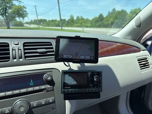 Used 2009 Buick Lucerne CXL FWD image 14