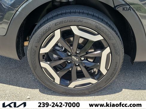 Certified 2024 Kia Telluride S w/ S Sunroof Package FWD image 9