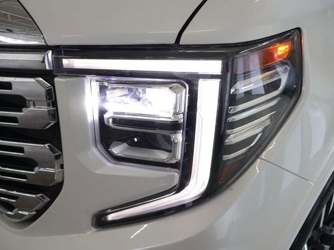 Used 2023 GMC Sierra 1500 Denali w/ Denali Reserve Package AWD/4WD image 27
