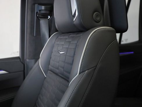Used 2025 Cadillac Escalade V w/ LPO, ONYX Package image 44