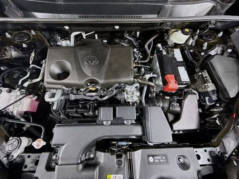 Certified 2025 Toyota RAV4 LE image 28