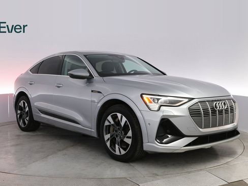 Used 2022 Audi e-tron Premium Plus image 4