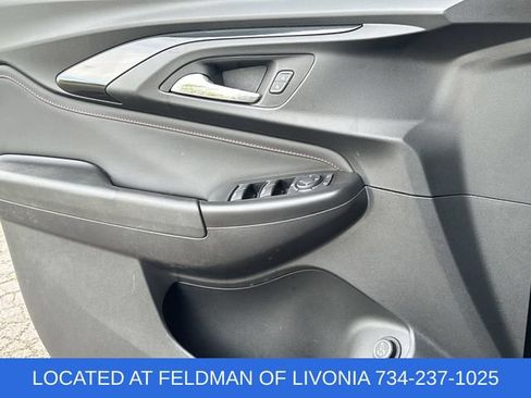 Used 2022 Chevrolet TrailBlazer RS w/ Sun and Liftgate Package FWD image 21