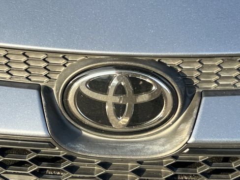 Used 2021 Toyota Corolla LE image 10