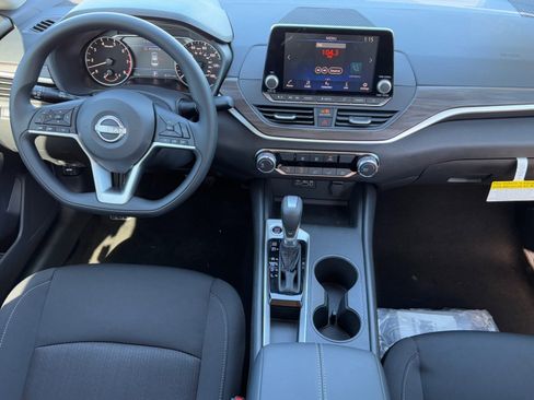 New 2025 Nissan Altima 2.5 SV image 14