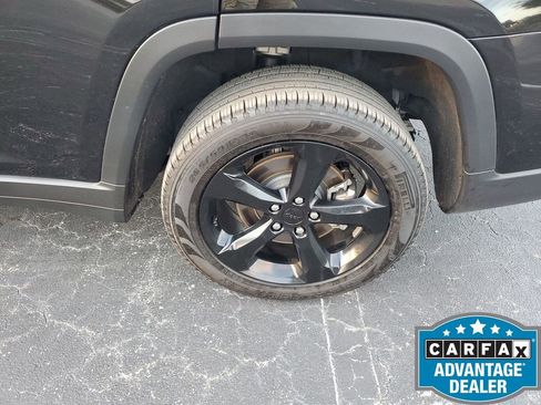 Used 2025 Jeep Grand Cherokee L Limited w/ Luxury Tech Group II image 21