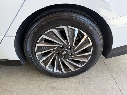 Used 2025 Hyundai Sonata SEL FWD image 25