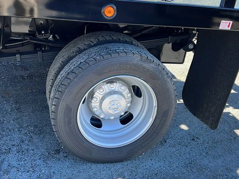 New 2025 RAM 5500 4x4 Regular Cab image 13